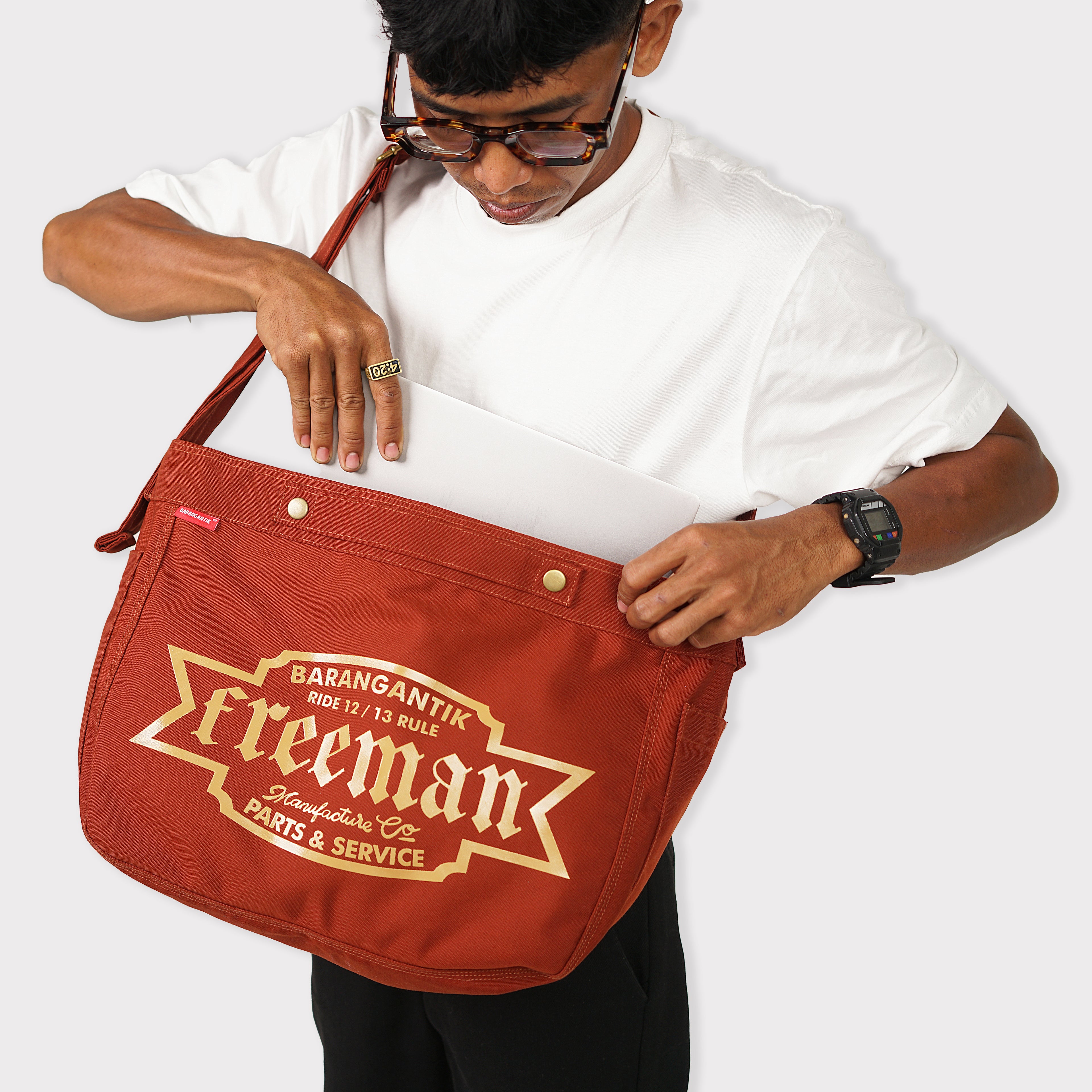 Freeman 3.0 Sling Bag