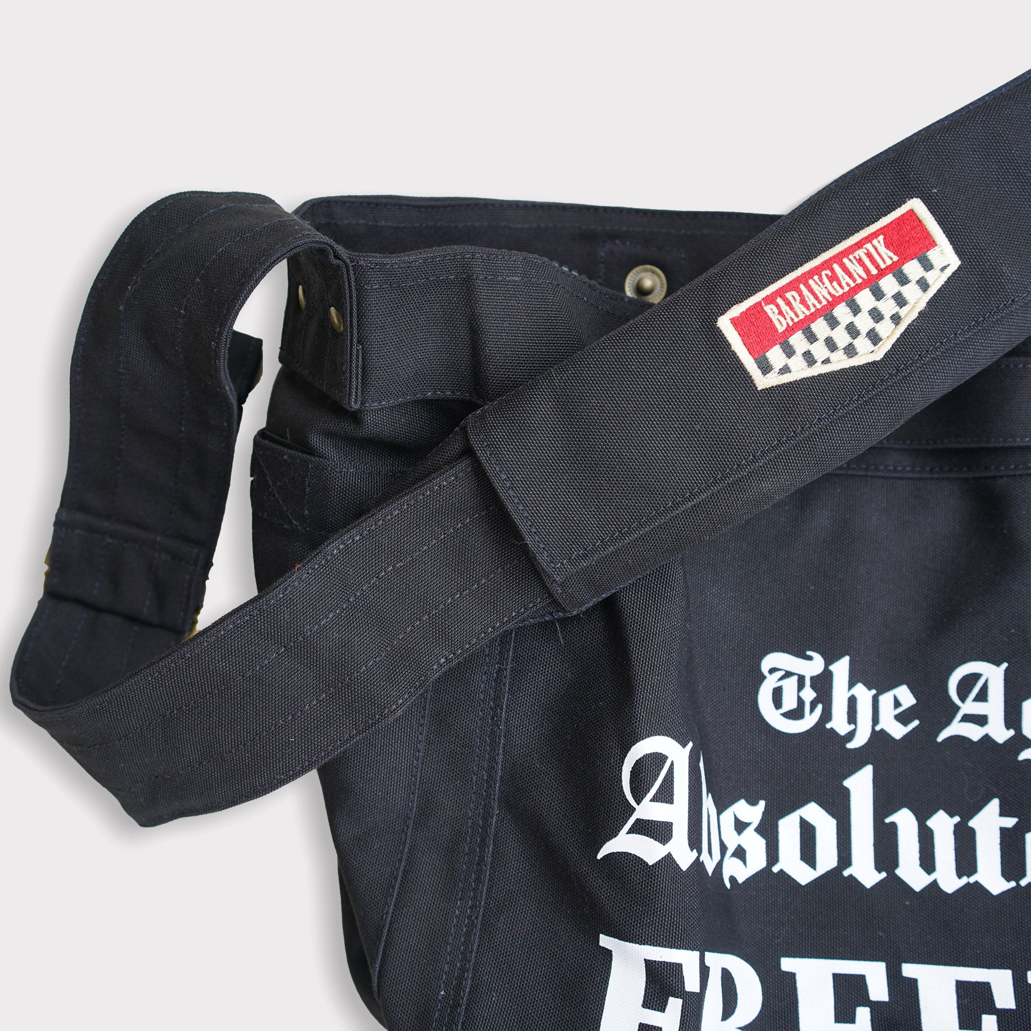 Barangantik Sling Bag Canvas Freeman II