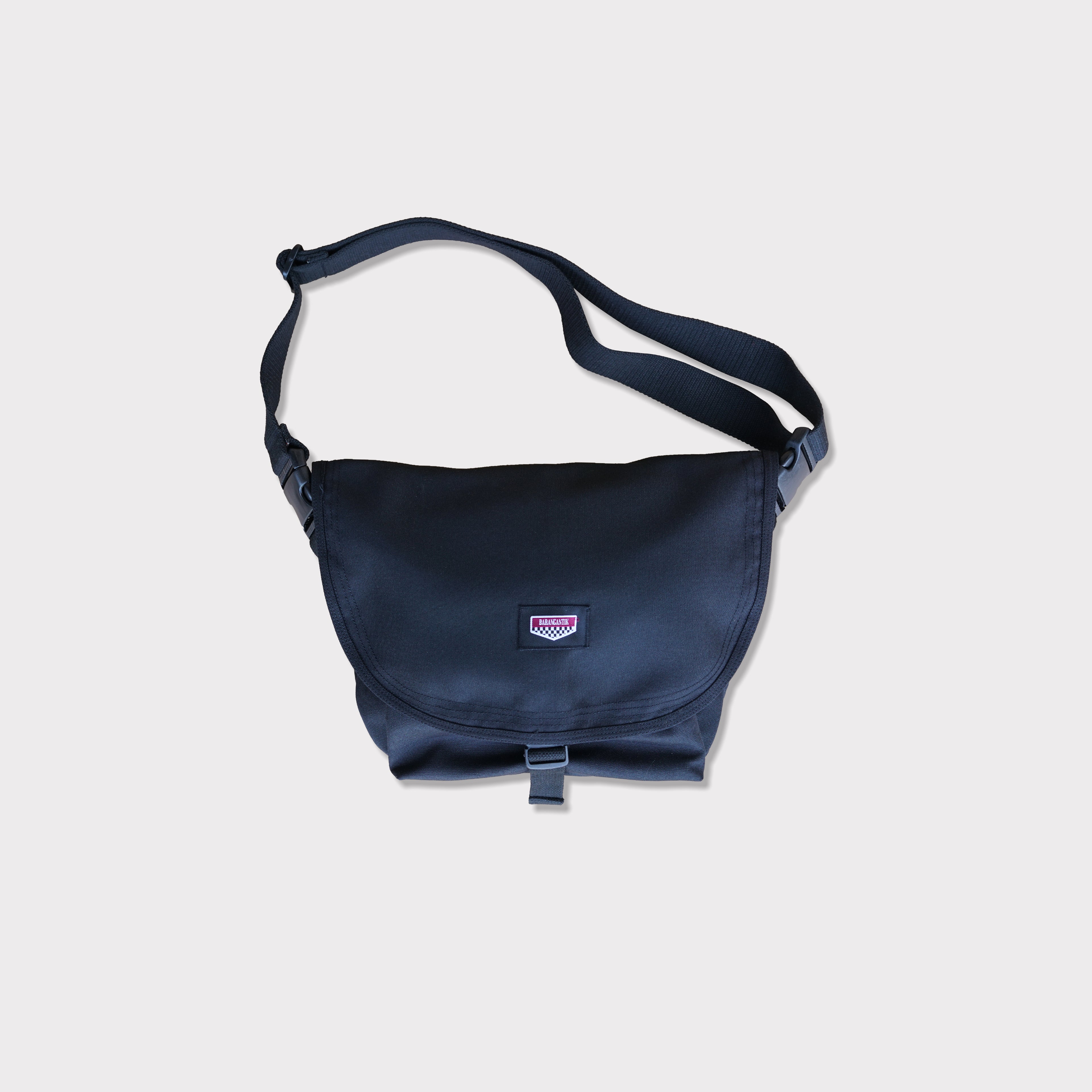 Tas selempang compact pria Newman Barangantik tampak depan detail