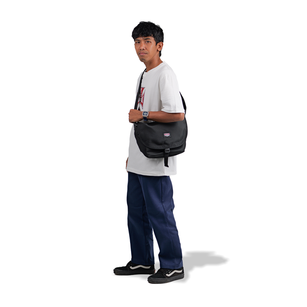 Tas selempang compact pria Newman Barangantik tampak depan